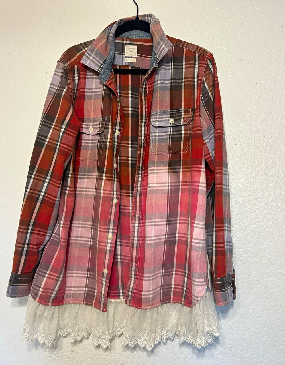 Gap Plaid Flannel Shirt w/ Lace Trim Hem Pink Red Ombre Women's Large Boho